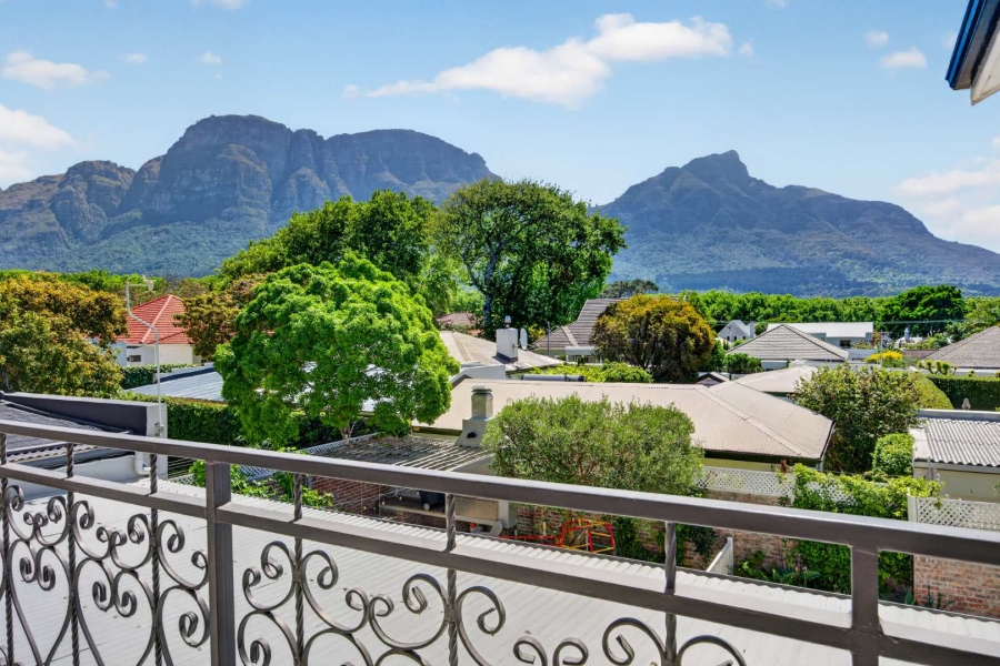 5 Bedroom Property for Sale in Claremont Upper Western Cape